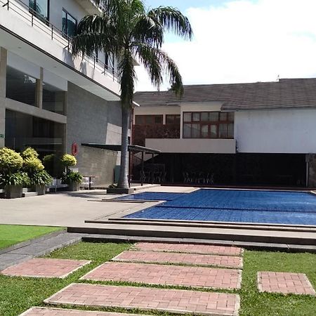 Novena Hotel Bandung Лембанг Экстерьер фото