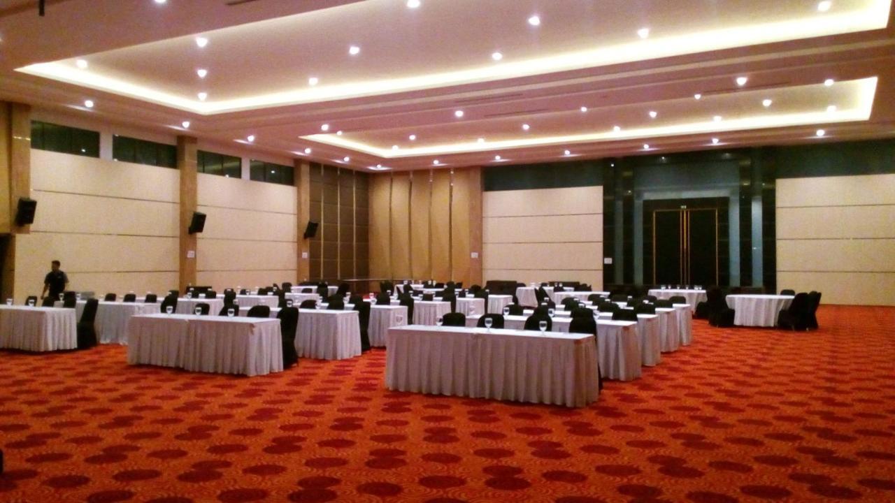 Novena Hotel Bandung Лембанг Экстерьер фото